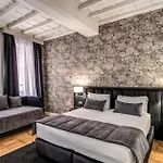 Relais Fontana Di Trevi Hotel